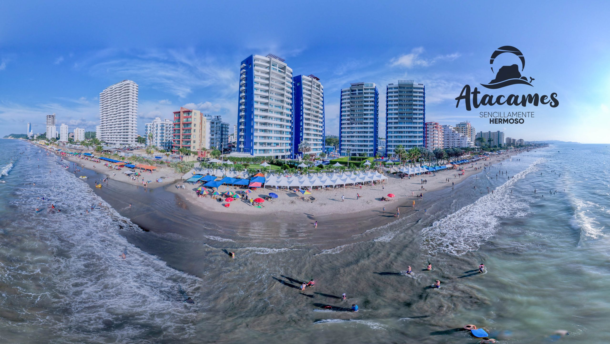 Playa de Tonsupa, de aguas tranquilas, ideal para familias